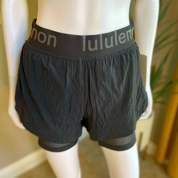 lululemon athletica Pants - Lululemon Logo Waistband High-Rise Training Short Sz 6